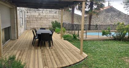 Quiet Charente house with private pool