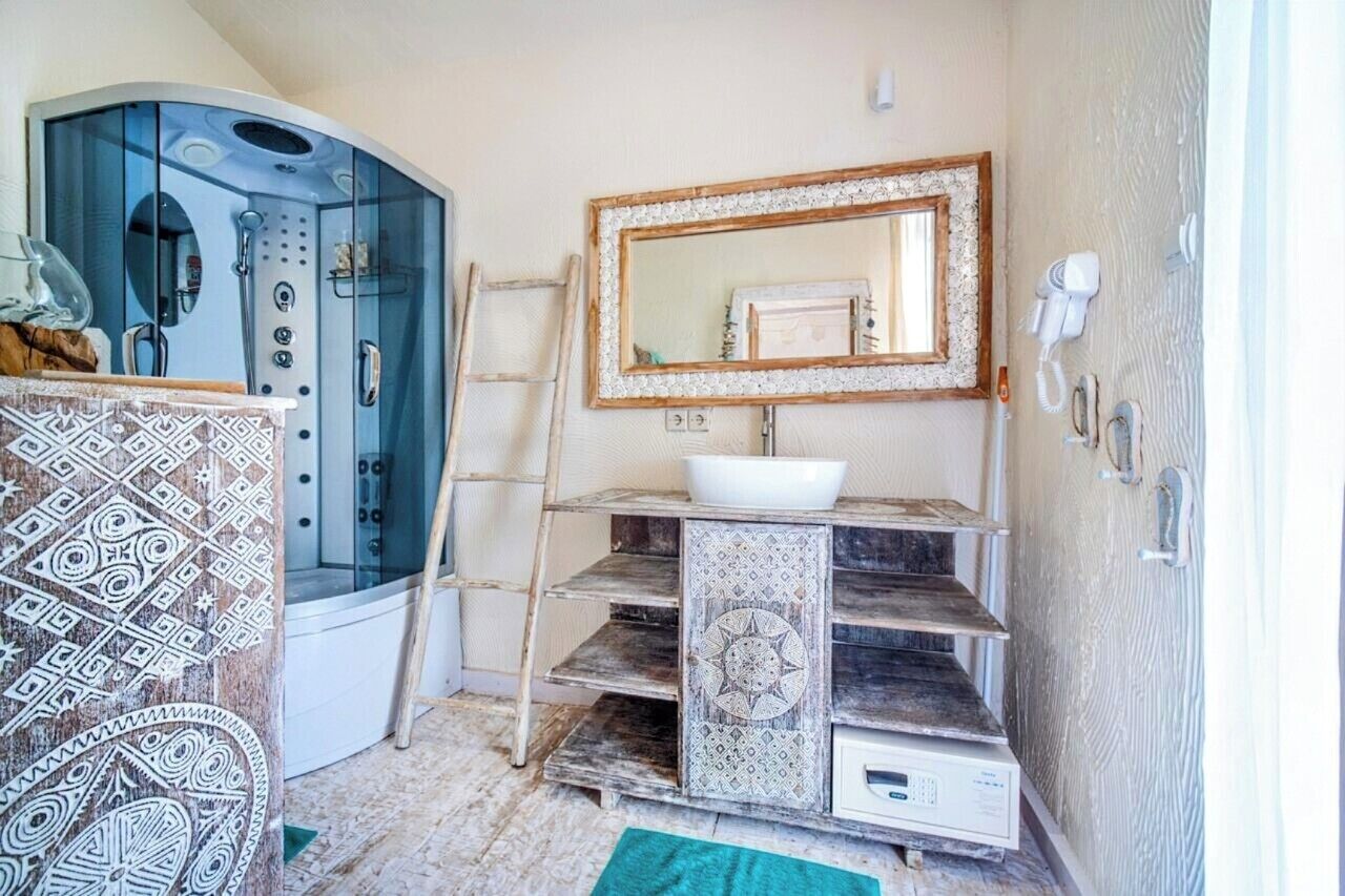 淋浴设施、吹风机、毛巾、肥皂