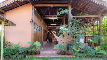 Fachada de la propiedad