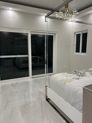 4 chambres, fer et planche à repasser, accès Internet, draps fournis