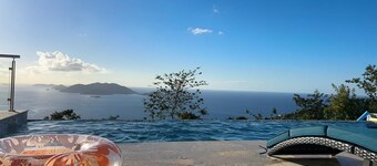 Zafira Luxe Ocean View Villa, Gourmet Kitchen, Pool & BBQ