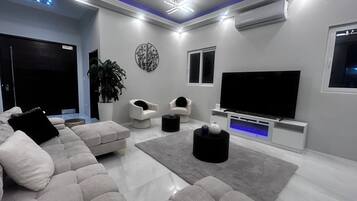 Televisión, chimenea