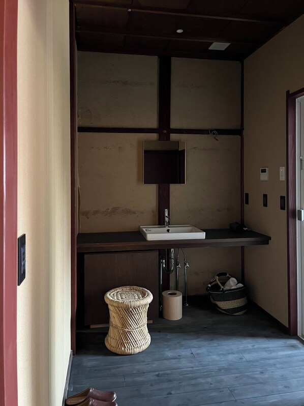 In-room safe, iron/ironing board, free WiFi