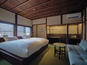 Double or Twin Room, City View | In-room safe, iron/ironing board, free WiFi - Komado Bengara (Komatsu)