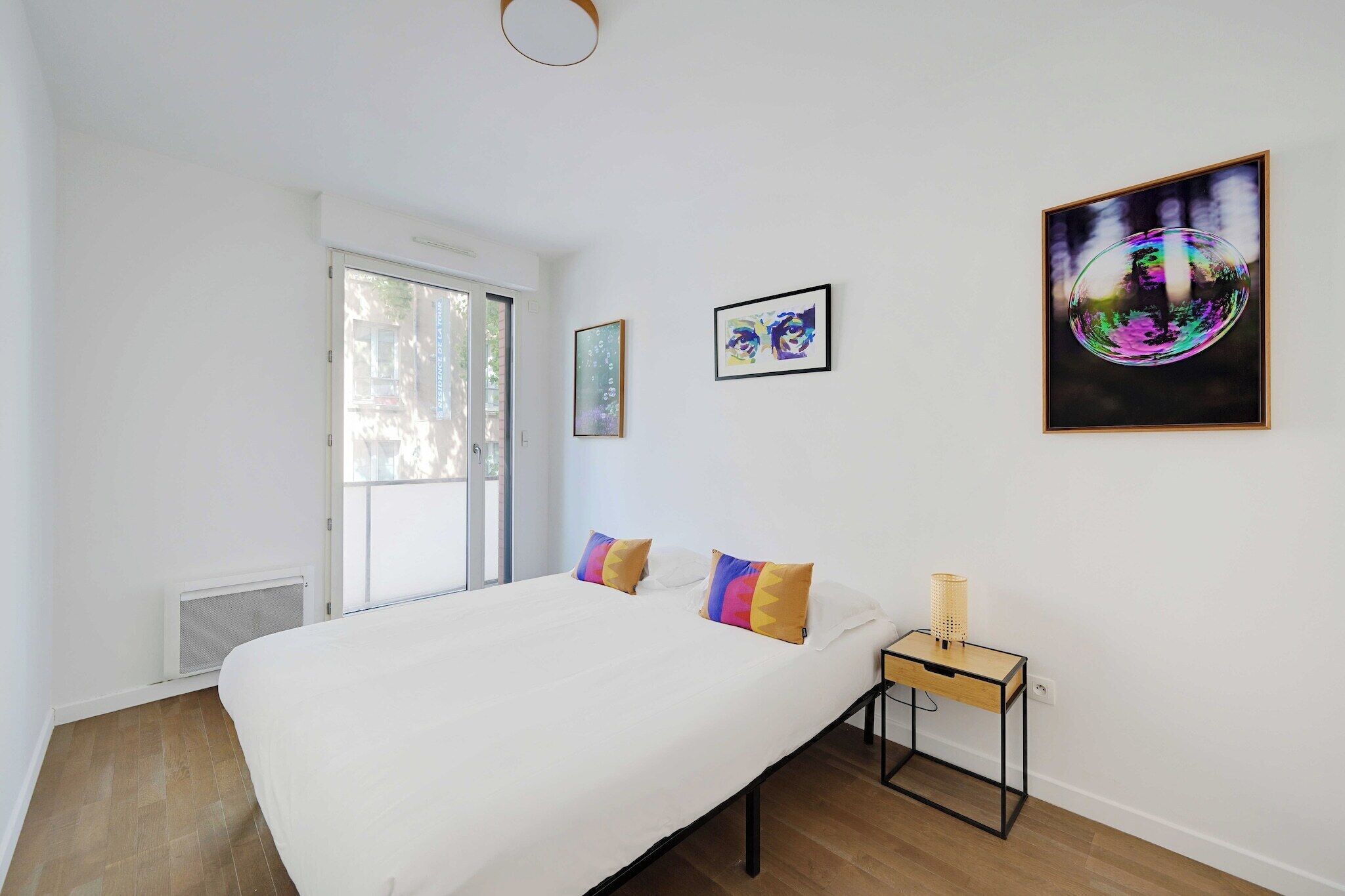 2 bedrooms, desk, iron/ironing board, internet
