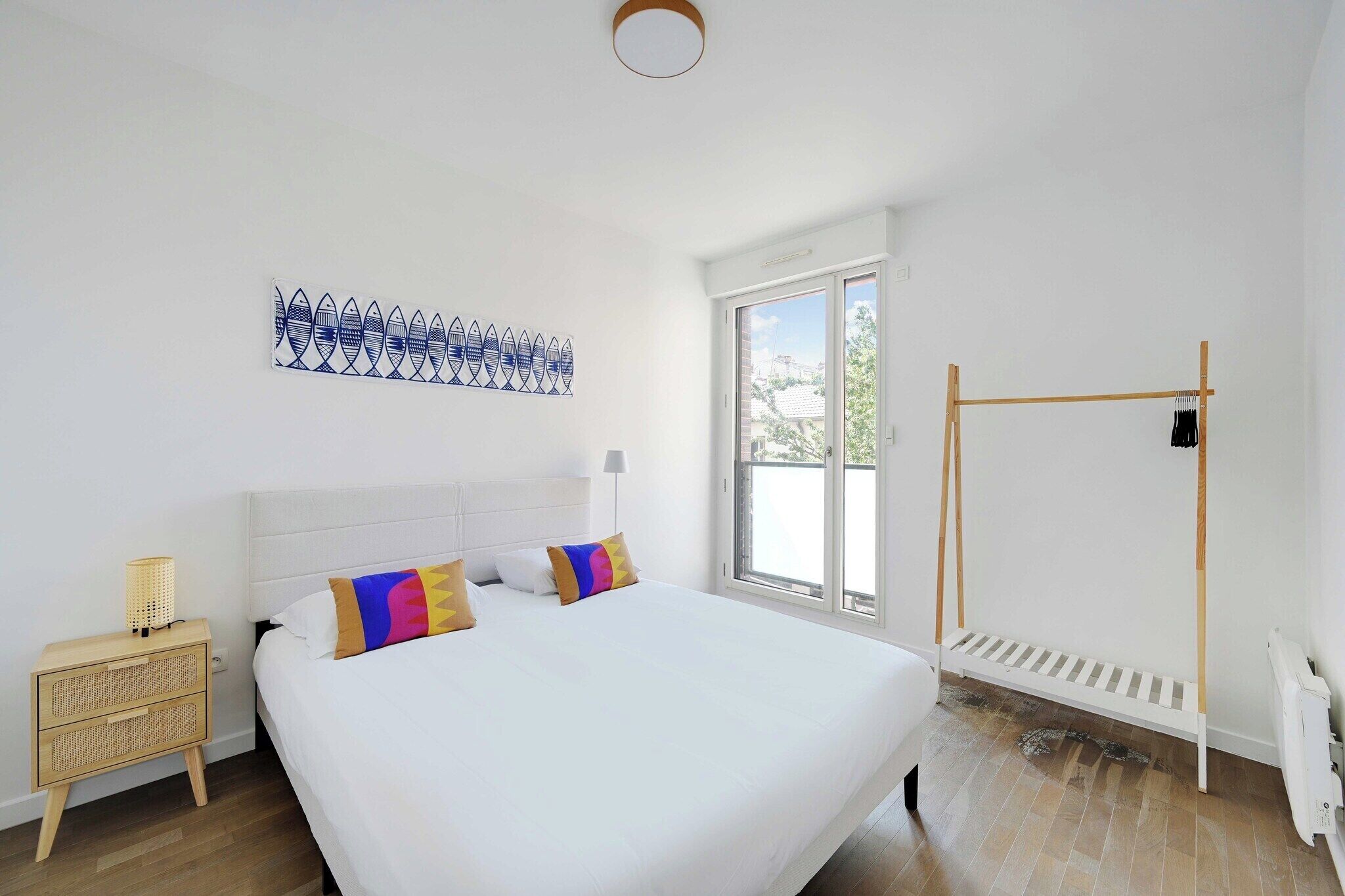 2 bedrooms, desk, iron/ironing board, Internet