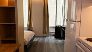 1 slaapkamer, een bureau, een strijkplank/strijkijzer, gratis wifi