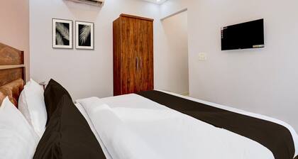 Hotel O Pari Chowk Metro Station