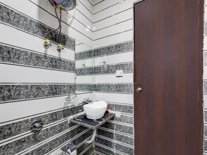 Bathroom - Hotel O Pari Chowk Metro Station (Greater Noida)