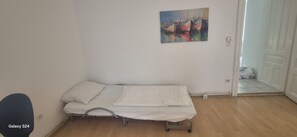 Basic Room | Free WiFi