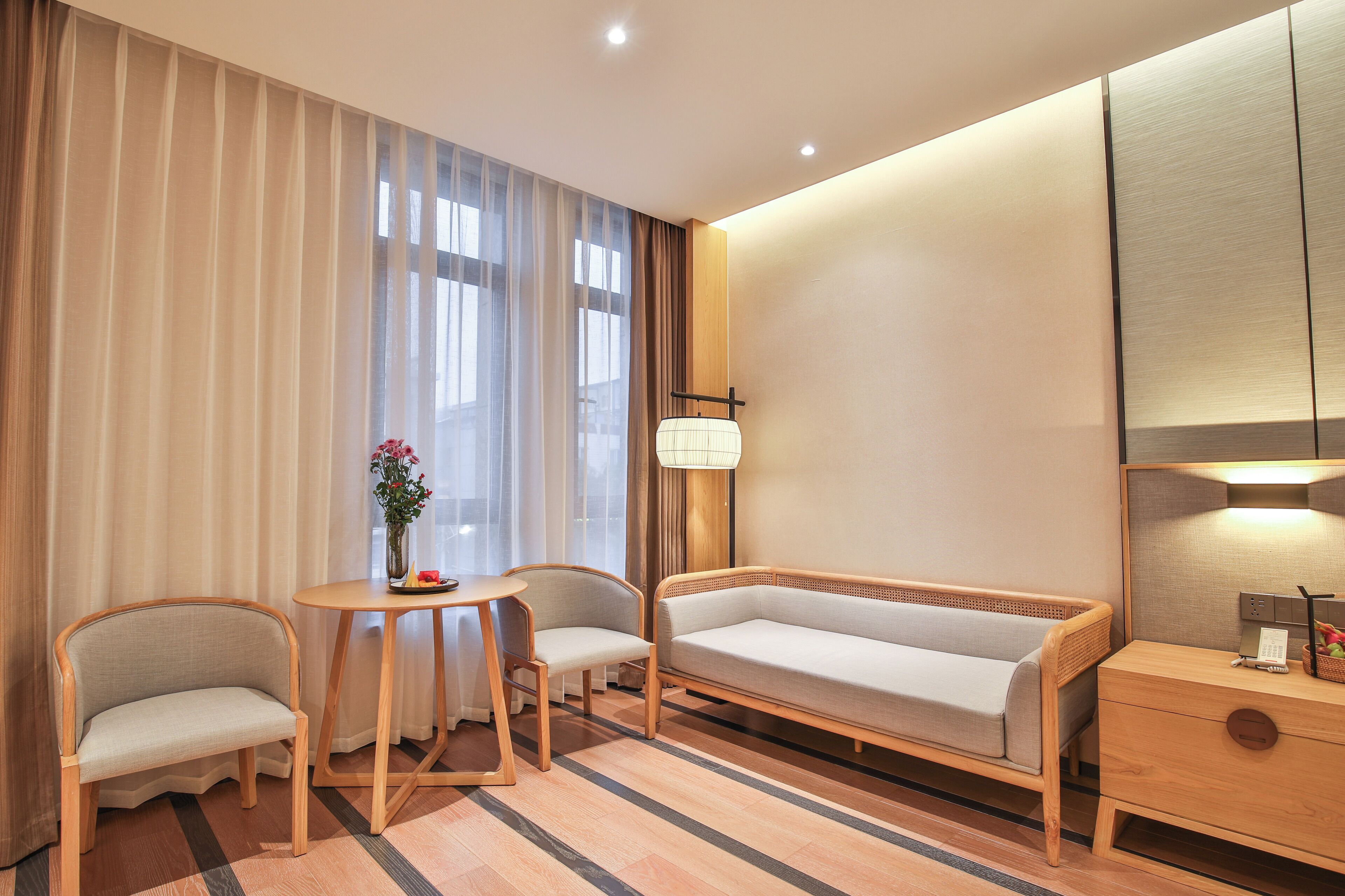 Deluxe King Room | Cofres nos quartos, escrivaninha, cortinas blackout