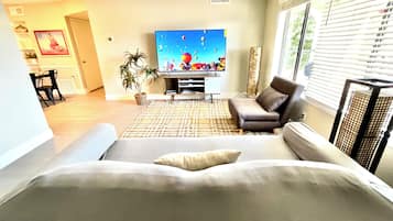 2 bedrooms, desk, iron/ironing board, free WiFi