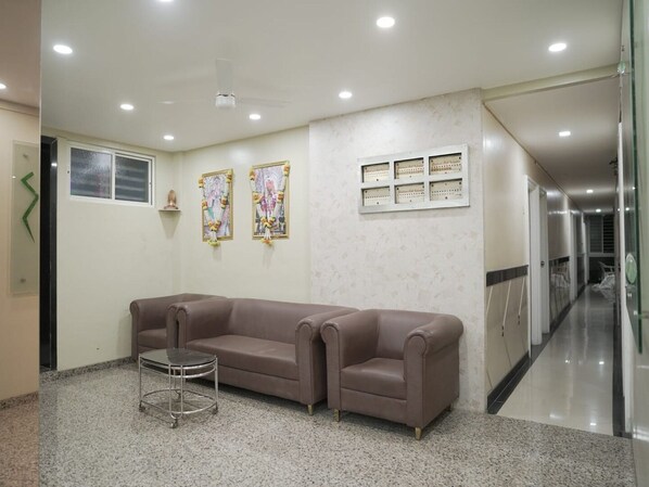 House | Lobby