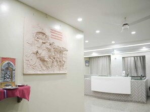 House | Meja sambut tetamu