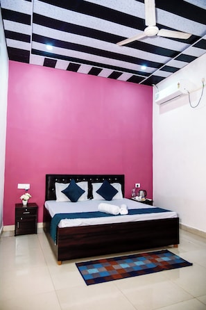Deluxe Double Room | Free WiFi