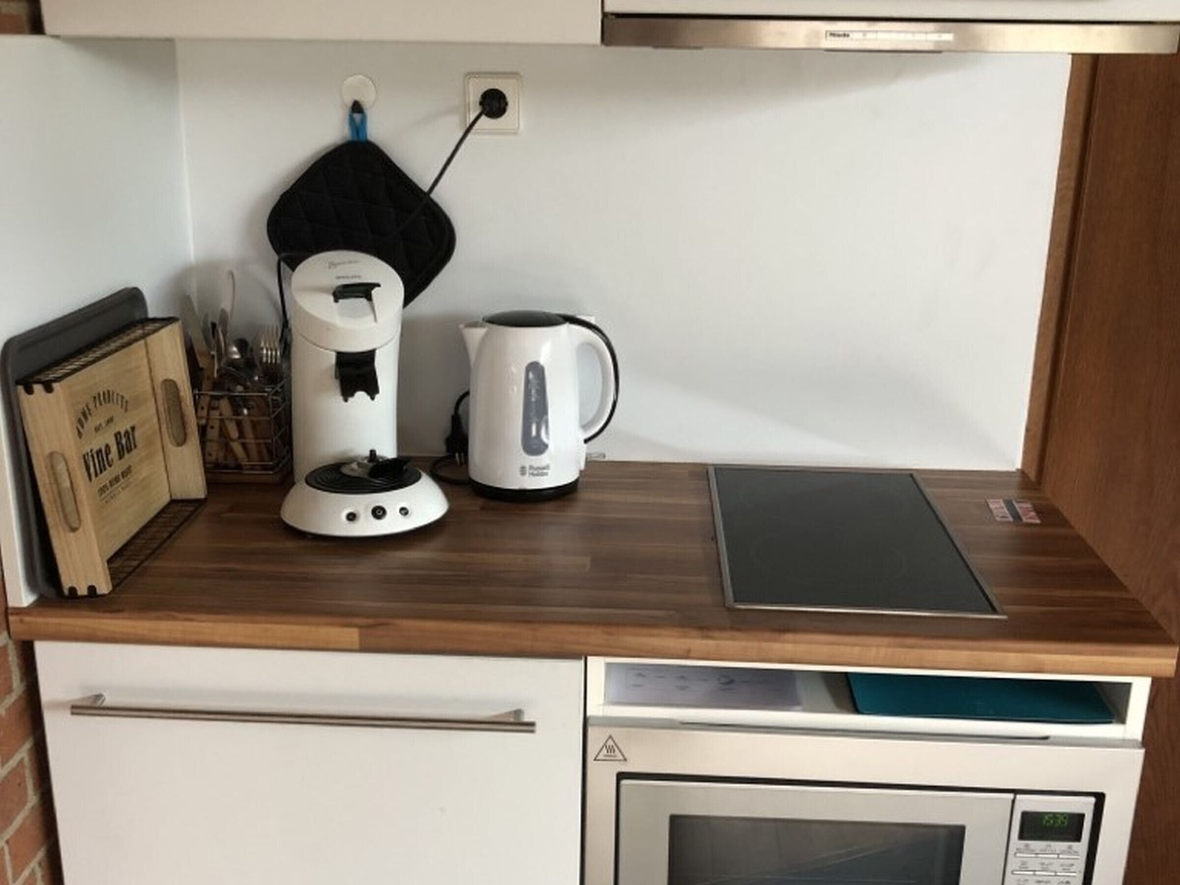 冰箱、微波炉、烤箱、炉灶