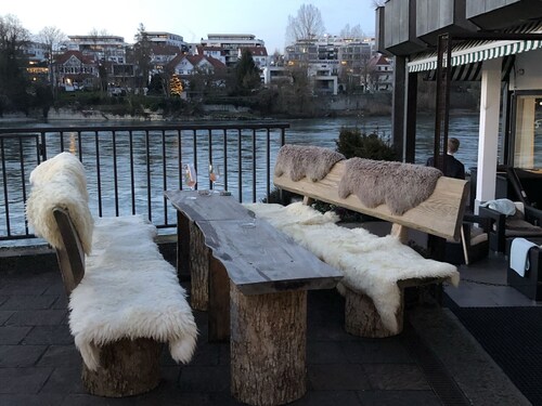 Dreiländereck, schöne Ferienwohnung mit großem Freisitz