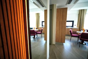 Superior-huoneisto, parveke, kaupunkinäköala | Oleskelualue