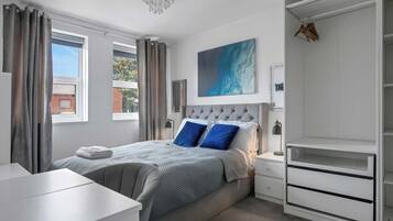 3 bedrooms, desk, iron/ironing board, free WiFi