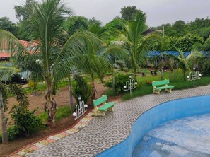 Outdoor pool - Vrundavan Village Resort and Home Stay (Garudeshwar)