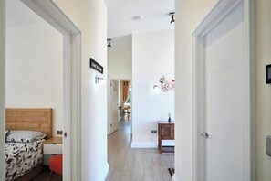 3 bedrooms, iron/ironing board, Internet, bed sheets