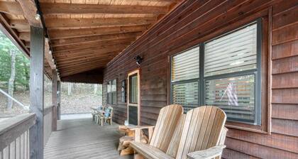 Lazy Daze - 3BR cabin w/mountain views, wrap porch, sauna, firepit!