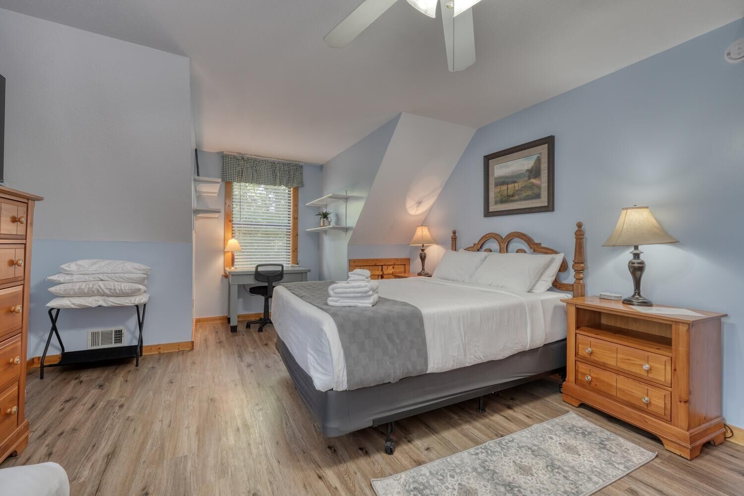 3 bedrooms, desk, free WiFi, bed sheets