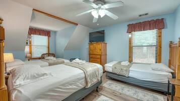 3 bedrooms, desk, free WiFi, bed sheets