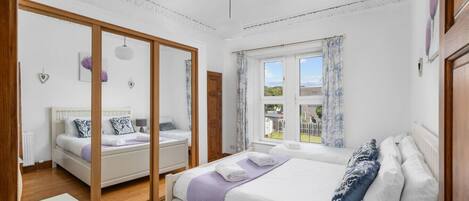 書桌、熨斗/熨衫板、免費 Wi-Fi、床單