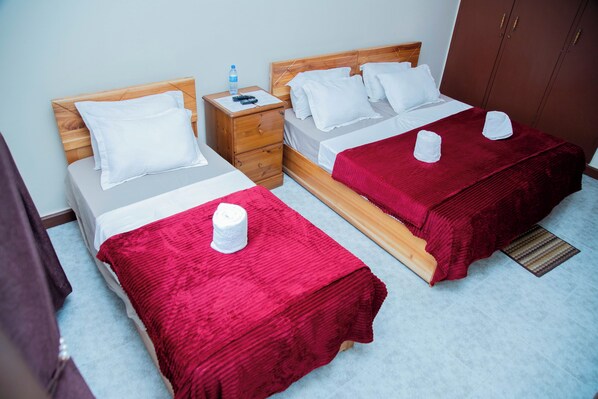 1 slaapkamer, een strijkplank/strijkijzer, gratis wifi, beddengoed