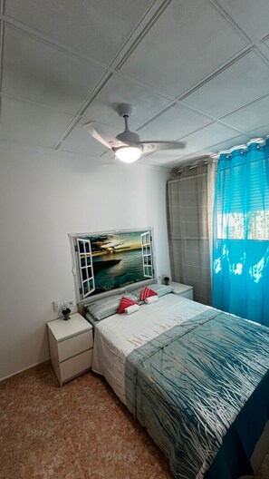 3 bedrooms, iron/ironing board, WiFi, bed sheets