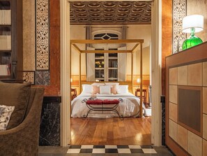 4 chambres, fer et planche à repasser, Wi-Fi, draps fournis