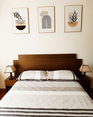 1 chambre, fer et planche à repasser, accès à Internet, literie fournie