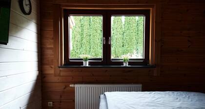 Log Cabin 'Eifel' with Private Garden and Wi-Fi