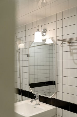 Family Quadruple Room, 2 Queen Beds, City View | Bathroom | Shower, slippers, towels, soap - Orly Minbak (Seoul)