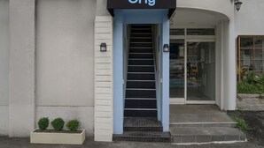 Exterior - Orly Minbak (Seoul)
