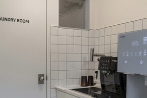 Fridge, microwave, cookware/dishes/utensils - Orly Minbak (Seoul)