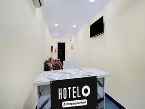 House | Meja sambut tetamu