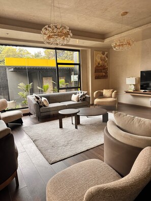 Télévision, cheminée