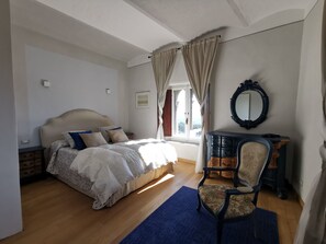Iron/ironing board, WiFi, bed sheets - The English house a unique dwelling in the village with sea view and furnished terrace (Toscana)