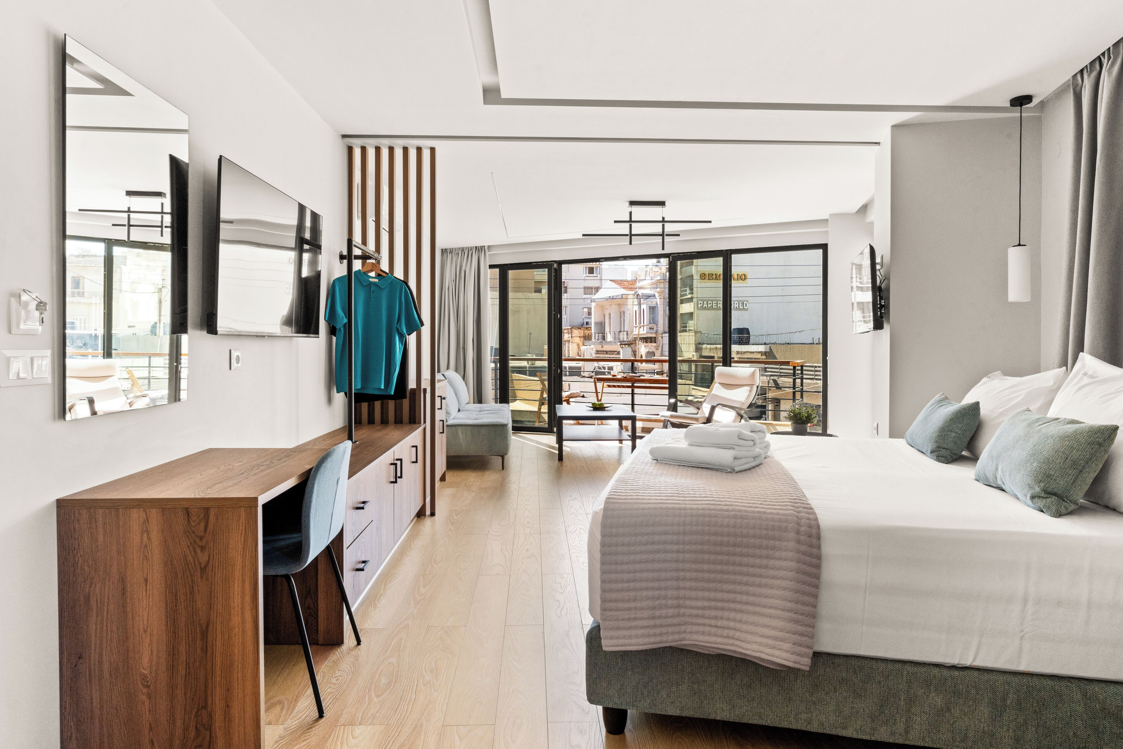 Luxury Grand City Balcony Escape | In-room safe, blackout drapes, soundproofing, iron/ironing board