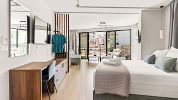 Luxury Grand City Balcony Escape | Tallelokero huoneessa, pimennysverhot, äänieristys, silitysrauta/-lauta