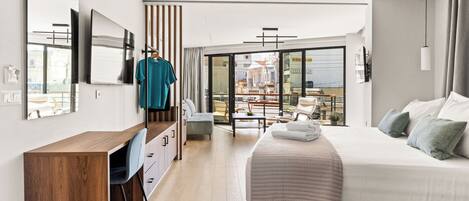 Luxury Grand City Balcony Escape | セーフティボックス (室内)、遮光カーテン、防音設備、アイロン / アイロン台