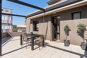 Luxury Signature Terrace Suite | Terrasse/Patio
