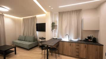 Luxury Spot F - Signature Terrace Suite | In-room safe, blackout curtains, iron/ironing board, free WiFi