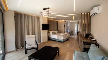 Luxury Spot B Grand City Balcony Escap | In-room safe, blackout drapes, iron/ironing board, free WiFi