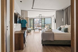 Luxury Grand City Balcony Escape | Tallelokero huoneessa, pimennysverhot, äänieristys, silitysrauta/-lauta