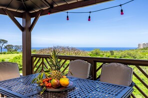 Outdoor dining - @ Marbella Lane - Mesmerizing Ocean + MT Views (Waianae)