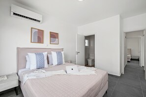 2 室のベッドルーム、WiFi (無料)、ベッドシーツ