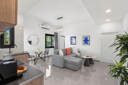 Theon Urban Suites - Apartment